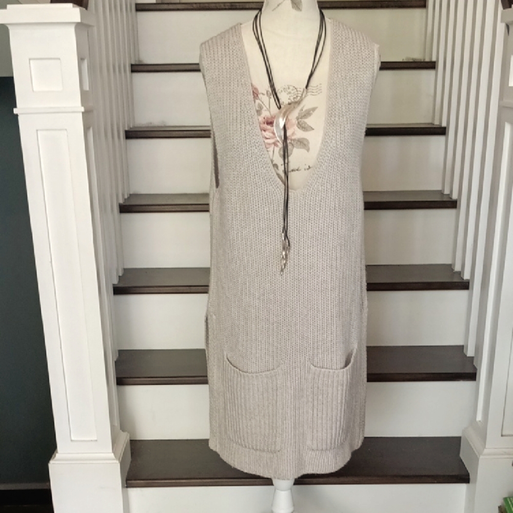 x Aritzia Wilfred Taupe Knit Sweater Sleeveless Tunic Vest